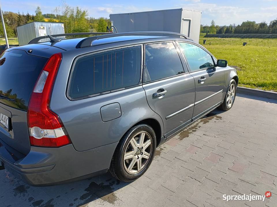 Niezawodne Volvo v50 nieuszkodzony V50 Hyżne