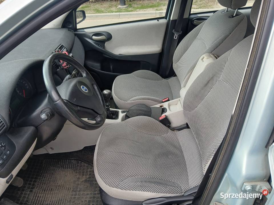 FIAT STILO 16GAZ Wjedzie w SCT Kraków