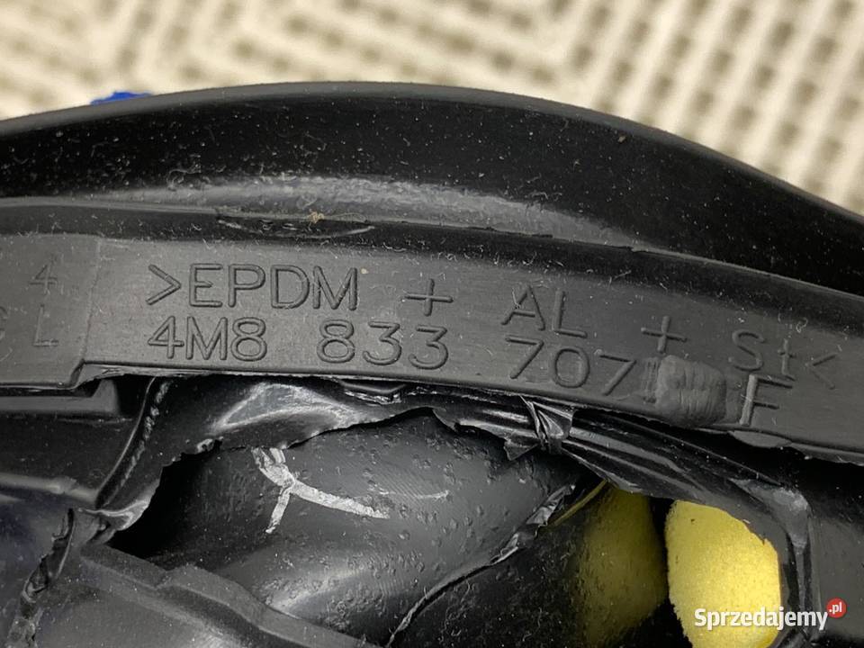 USZCZELKA DRZWI TYŁ LEWA AUDI Q8 SUV 4M8833707 Uszczelki sprzedam