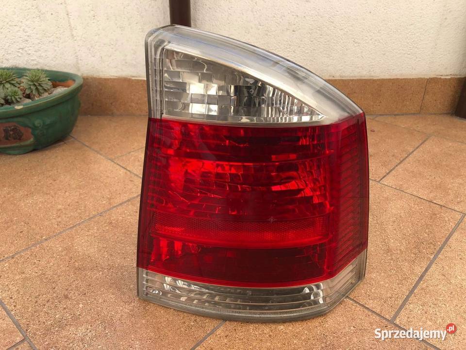 Oryginalna lampa tylna prawa Opel Vectra C Lift osobowe Łódź