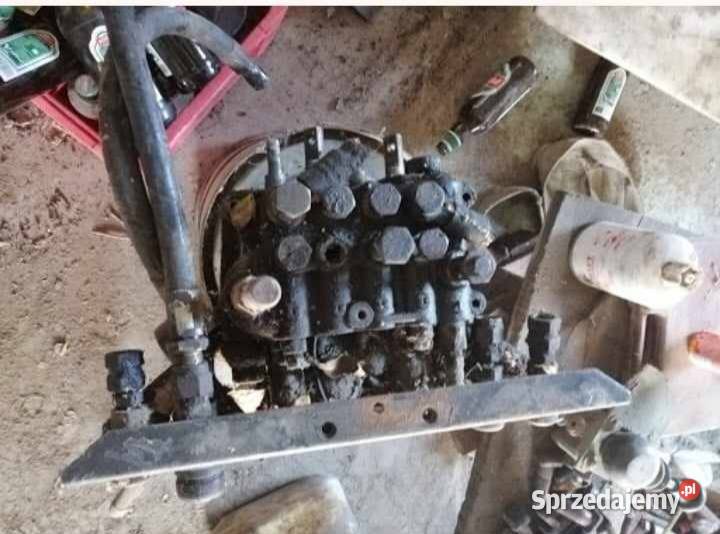 Rozdzielacz hydrauliczny 4 sekcyjny sekcje