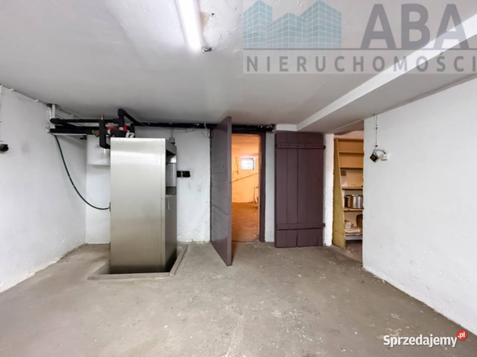 narożnikowy dom z dużą działką Dobre