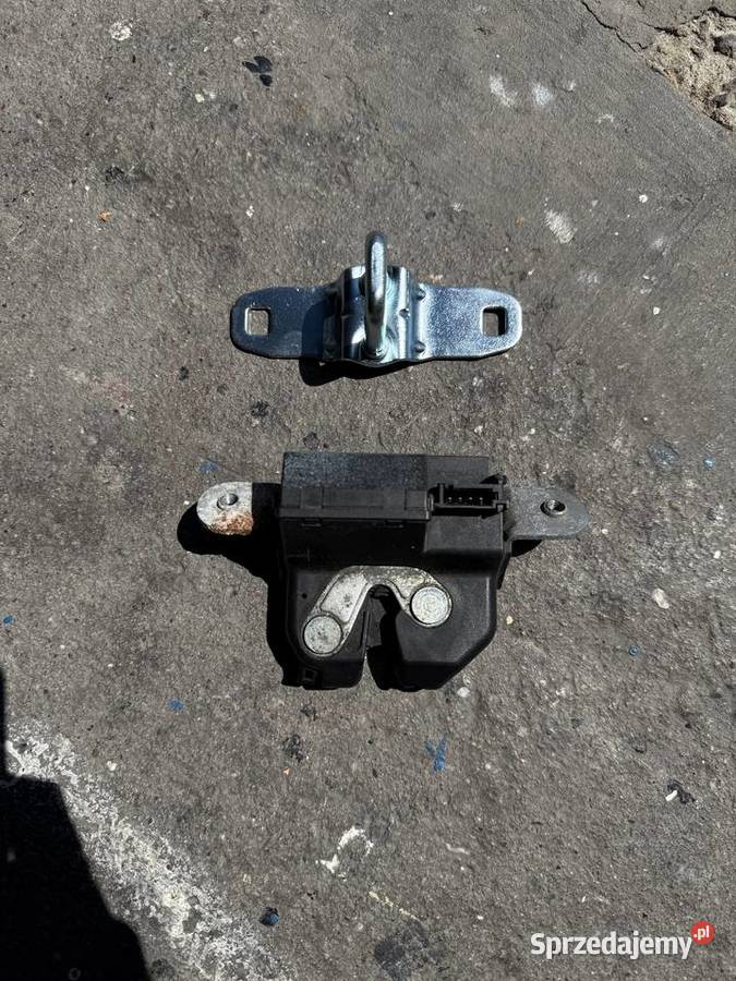 Zamek klapy bagażnika Opel corsa d opc osobowe Części samochodowe Kocmyrzów