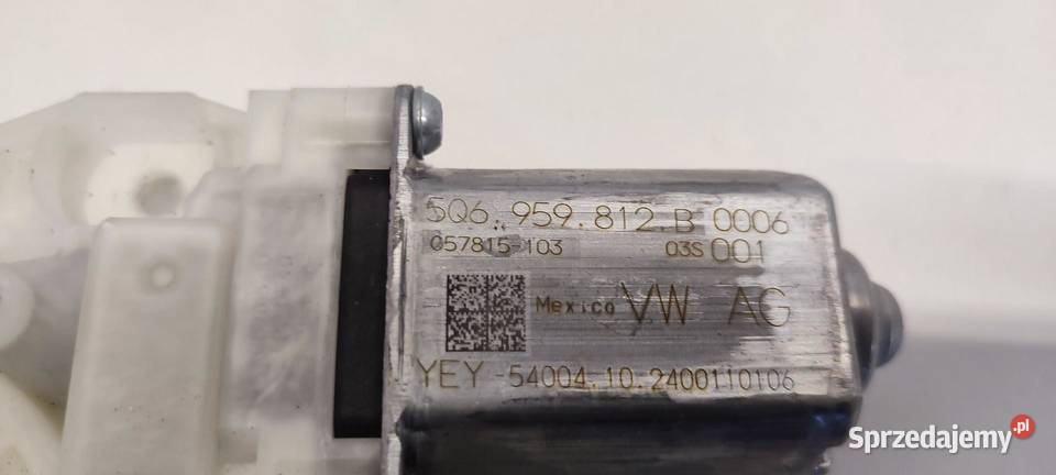 VW TIGUAN II ALLSPACE SILNICZEK SZYBY PRAWY TYŁ Wyposażenie elektryczne