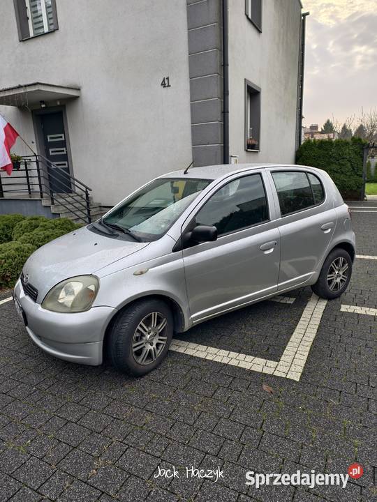 Toyota Yaris 10 benzyna sprzedam