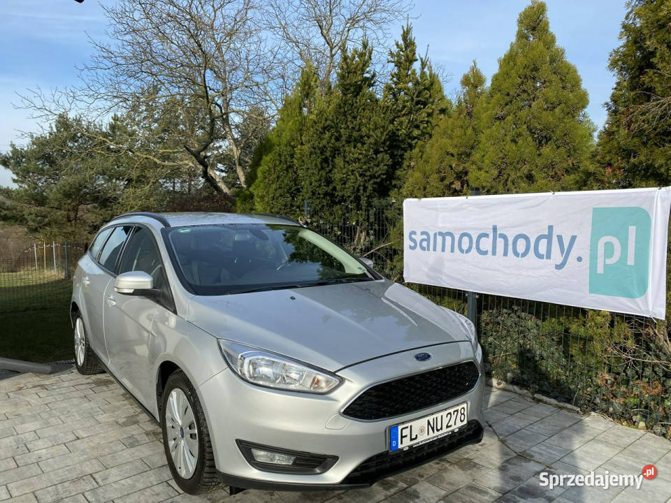 Ford Focus zadbany oryginalny przebieg 100 światła LED