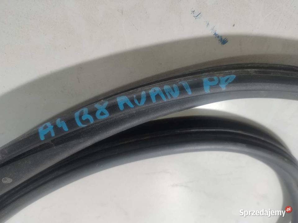 USZCZELKA DRZWI PRAWY PRZÓD AUDI A4 B8 AVANT
