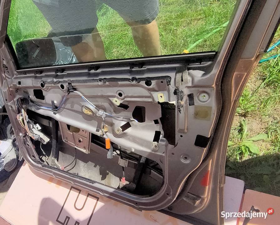 Szare drzwi do BMW 540 Piastów