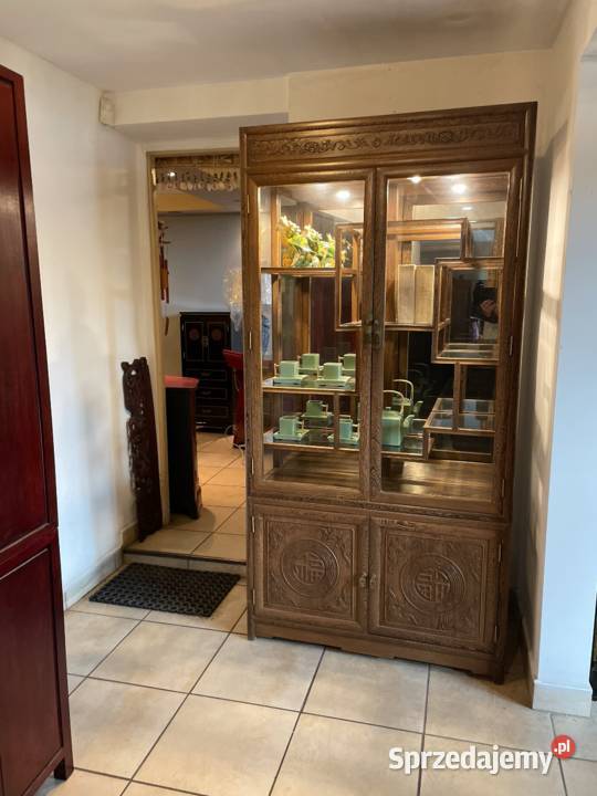 Witryna orientalna z litego drewna przeszklona Raszyn