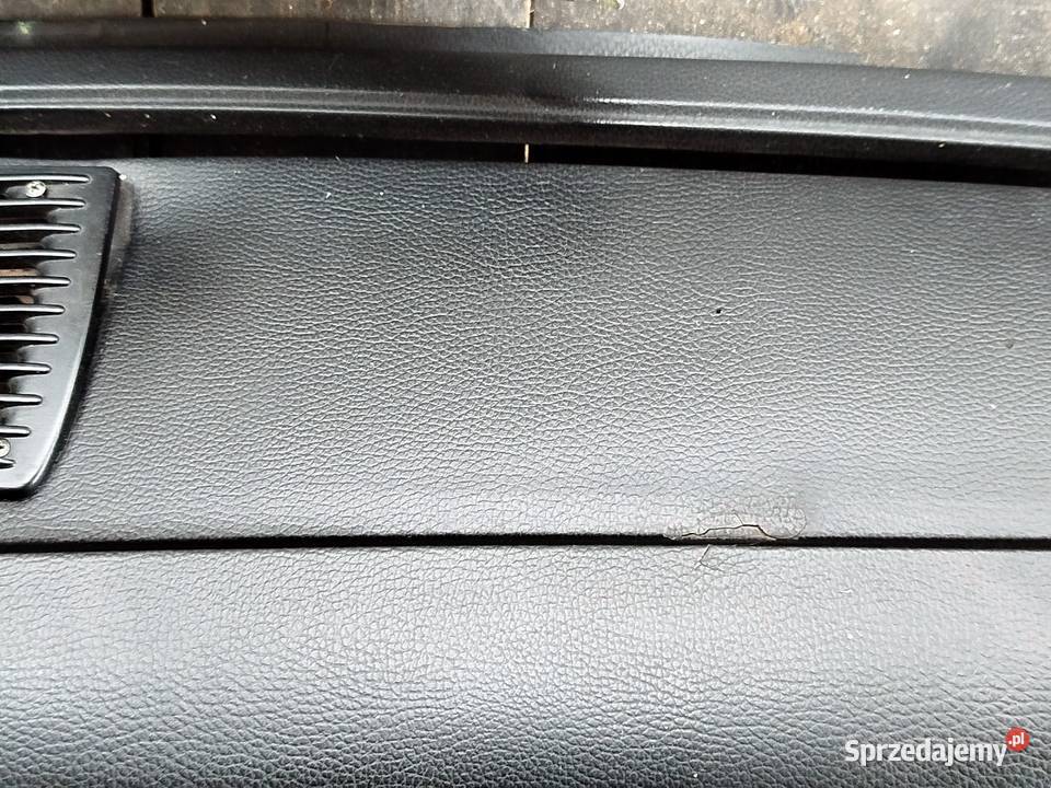 Mercedes W115 deska rozdzielcza kokpit konsola