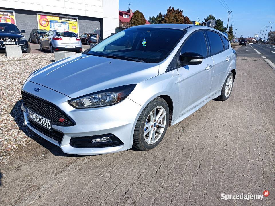 Focus automat zwykła benzyna 163 welurowa tapicerka