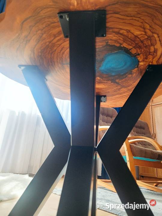 Stolik kawowy z plastra oliwnego