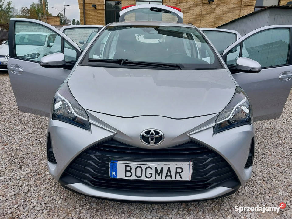 Toyota Yaris SALON 100 bezwypadkowa niski komputer pokładowy Warszawa