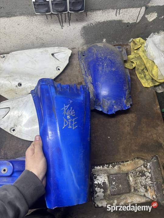Plastiki Yamaha YZ 125 250 Błotnik boczki Bielawa