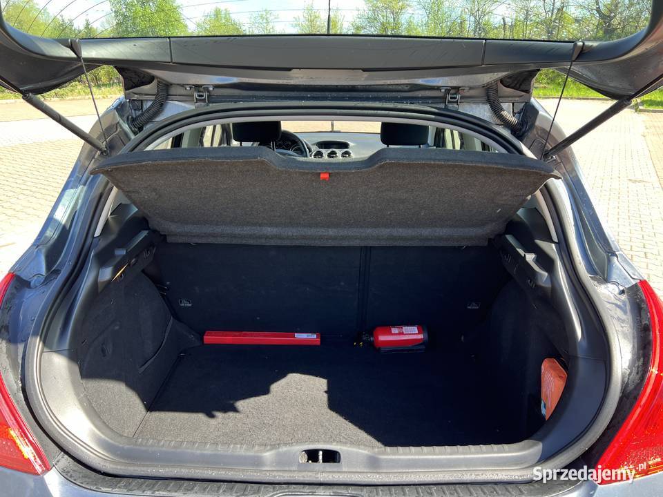 Peugeot 308 16 VTi LPG z Drugim Kompletem Opon hak Samochody osobowe Czarny Potok