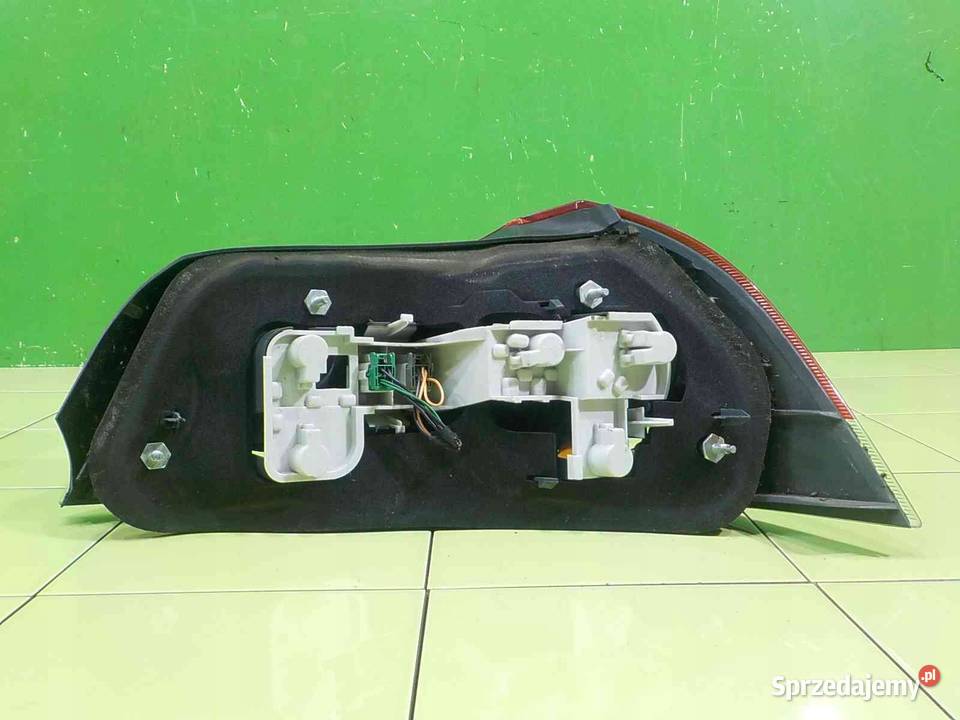 VOLVO C70 II 06r lampa lewa tyl Suków