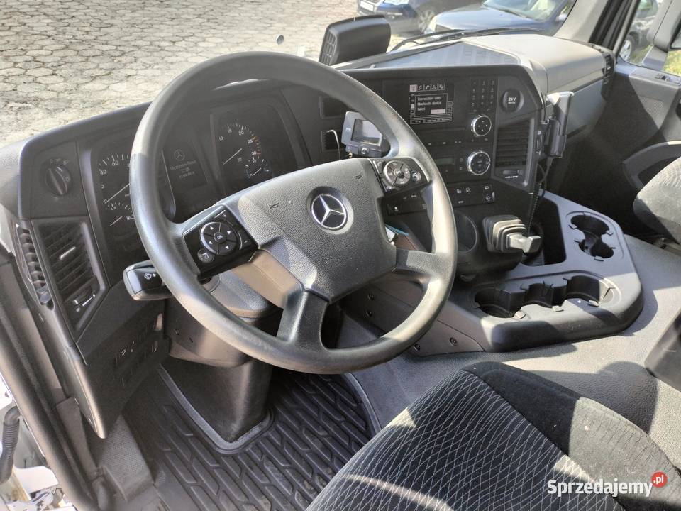 MERCEDESBENZ ANTOS 1830 4x2 KONTENER IZOTERMA Napęd tylna oś
