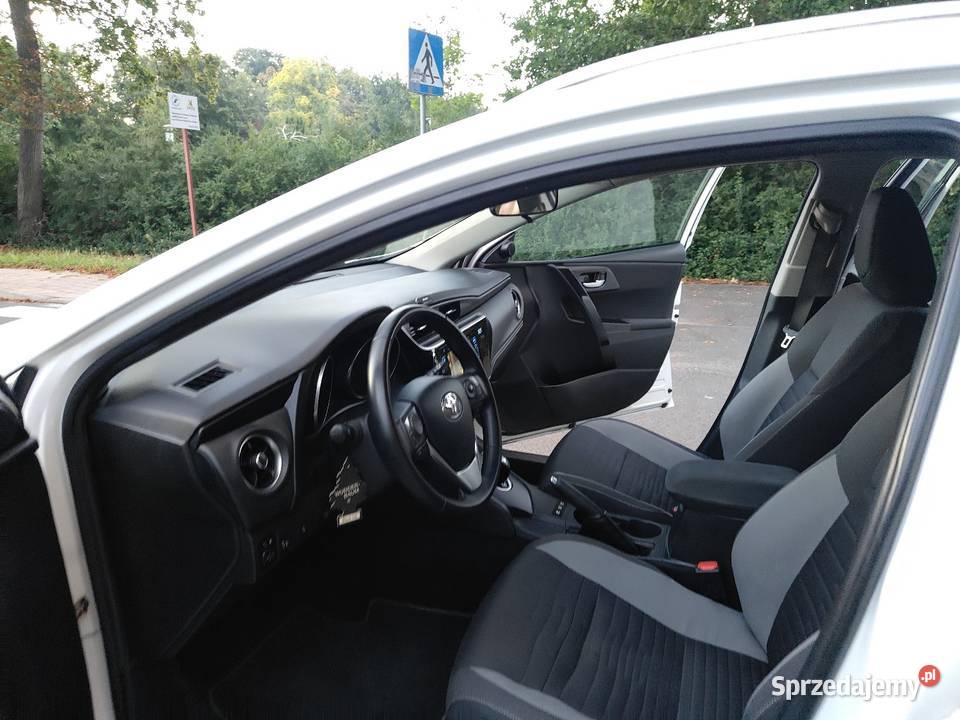 Toyota Auris 18 Hybrid Auris Borzęcin