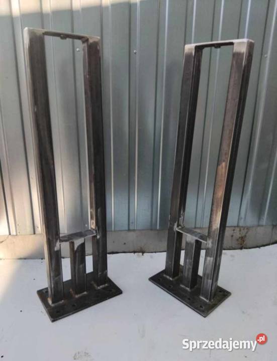 Schody półkowe wspornikowe wiszące konstrukcja wielkopolskie