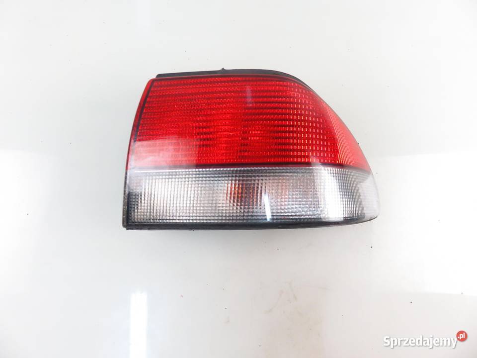 LAMPA PRAWA TYLNA SAAB 93 I LIFTBACK Lampy tylne Oświetlenie