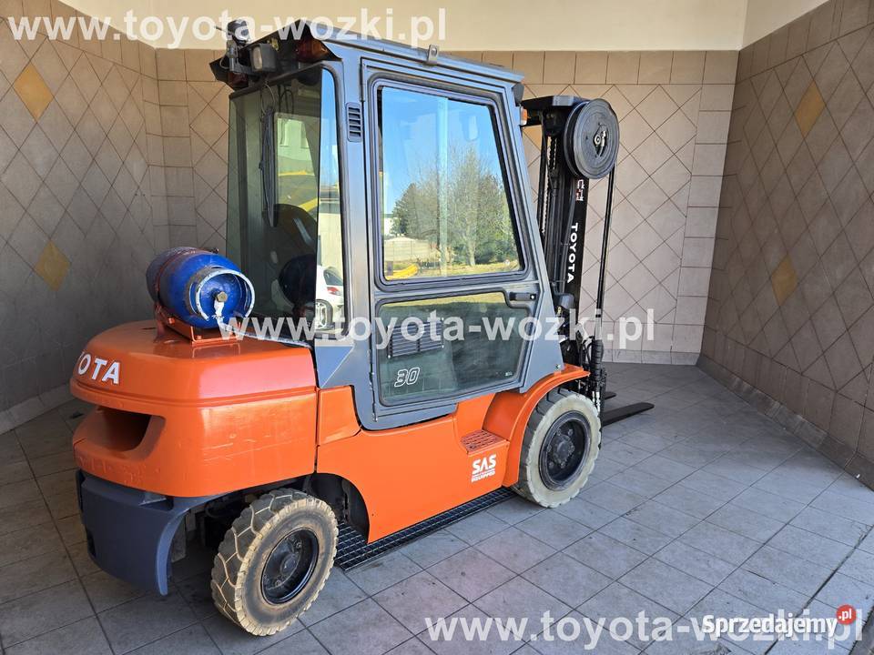 Wózek widłowy TOYOTA 7FGF30 Triplex Kabina Toyota Wózki widłowe Mysłowice