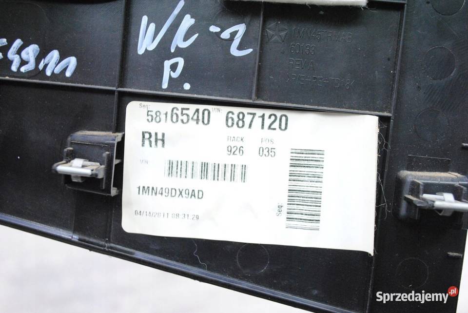 OSŁONA BOCZEK ZAŚLEPKA PRAWA TUNELU JEEP WK2