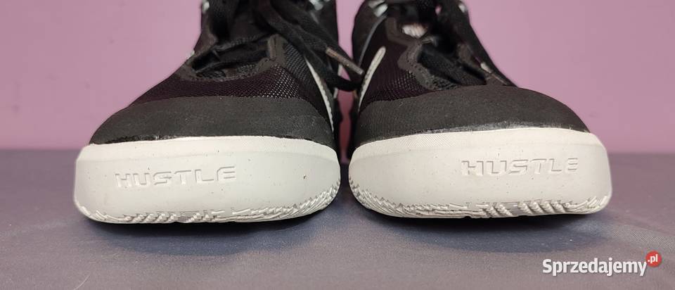 Buty Nike Team Hustle do koszykówki rozmiar 375 Jasień