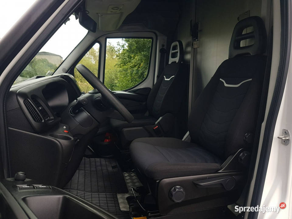 Iveco Daily KONTENER NISKOPODŁOGOWY 443x223x242 centralny zamek Poręba