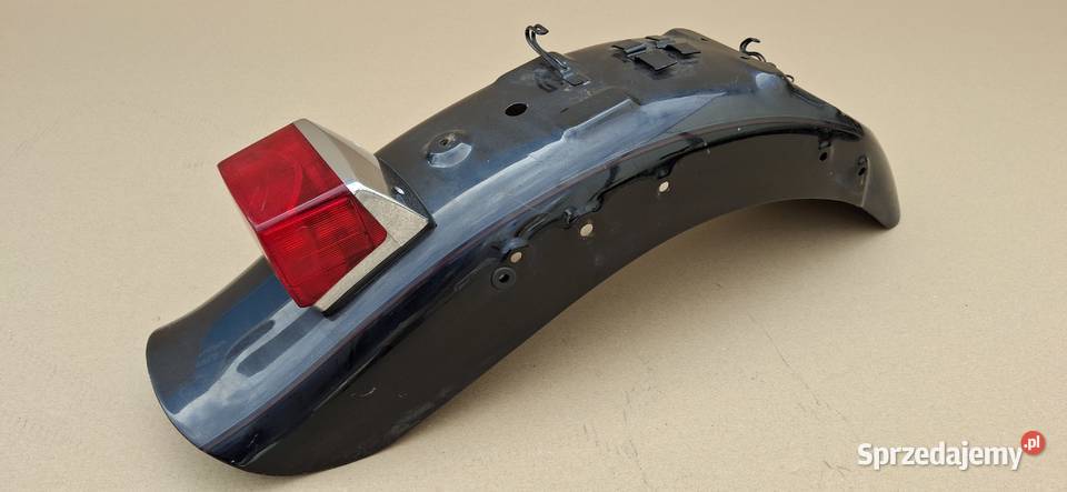 SUZUKI INTRUDER VS 1400 BŁOTNIK TYŁ LAMPA Bieleń