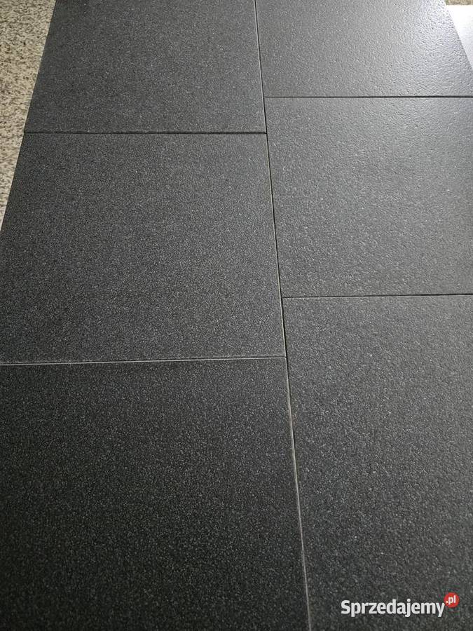 Granit ABSOLUT BLACK 305x305x1 satynowy Przemyśl