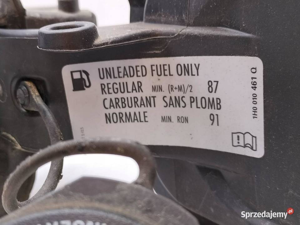 KLAPKA WLEWU PALIWA SEDAN USA 561809857E VW osobowe Klapki wlewu paliwa Klapki wlewu paliwa sprzedam