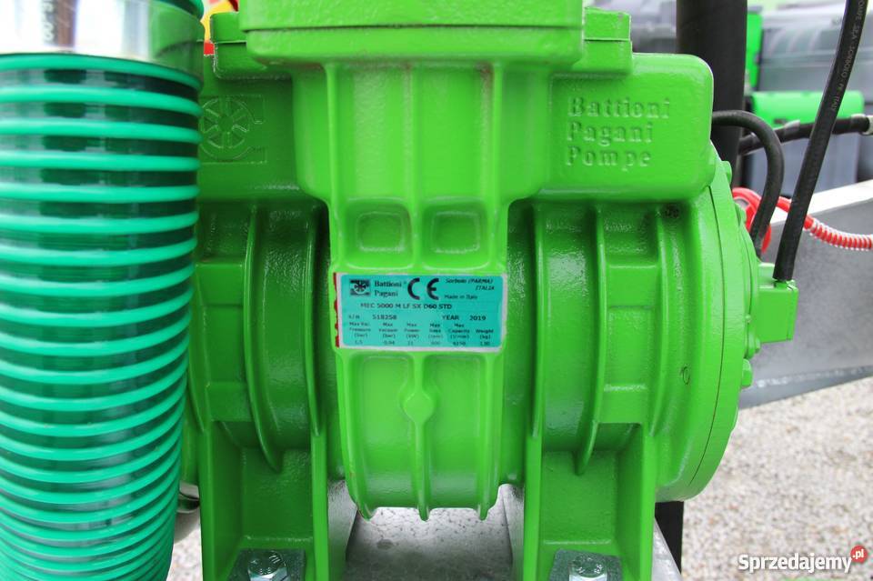 Beczkowóz wóz asenizacyjny jednoosiowy agro kujawsko-pomorskie Rogóźno