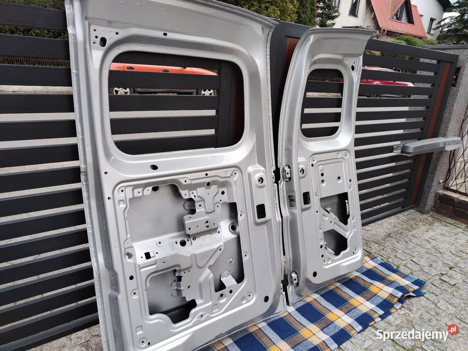Drzwi tylne skrzydełkowe Nissan NV200 kolor