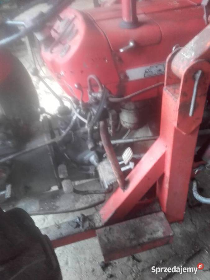 Massey ferguson z turem Massey Ferguson Klimusin