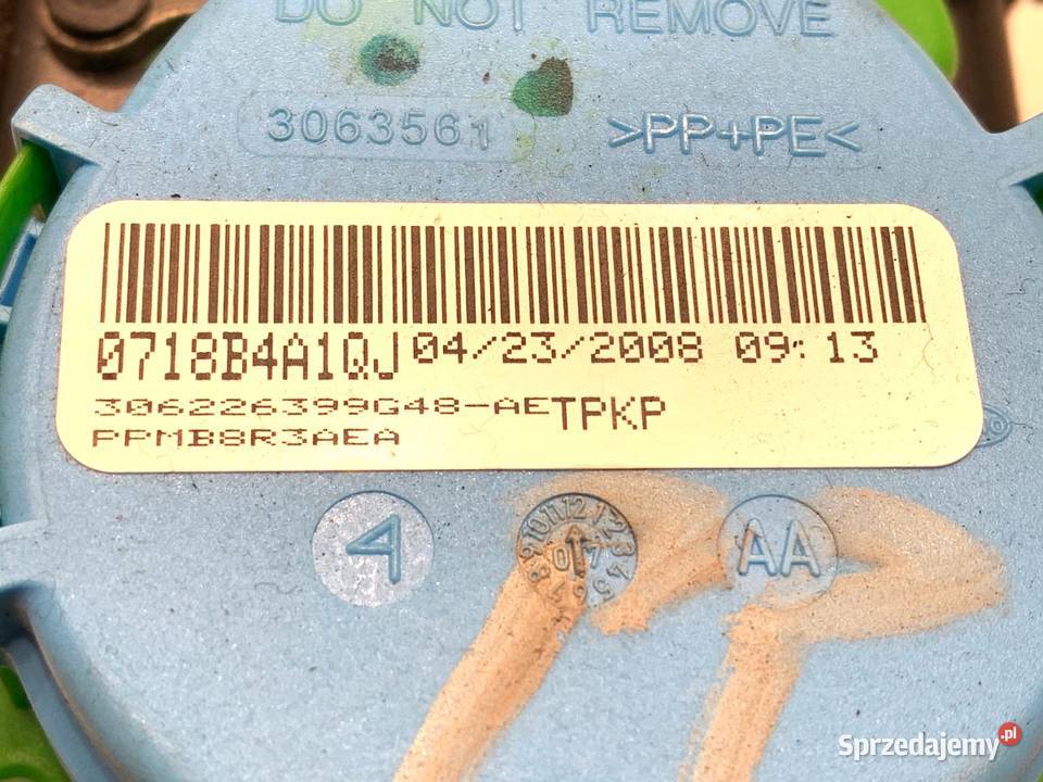 PAS BEZPIECZEŃSTWA PRAWY PRZÓD AUDI A4 B8 0715