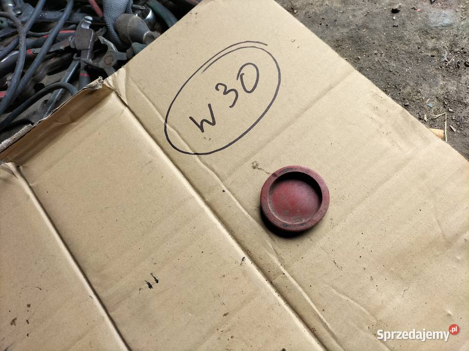 AUDI 80 B4 80B4 GUMA ZAŚLEPKA BAGAŻNIKA PODŁOGI Kamień-Kolonia