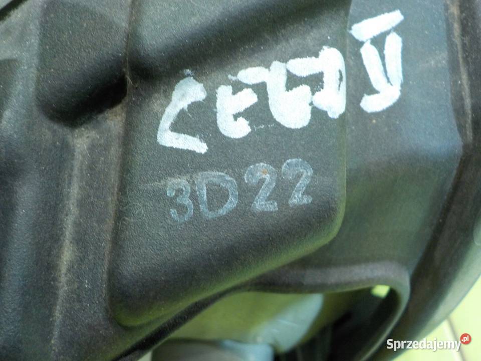 KIA CEED II 13r HB 5D halogen lewy Suków