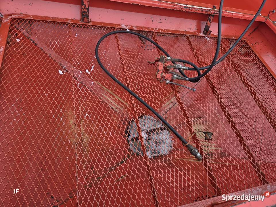 Rozsiewacz NAwozu KUHN ZSB 900 Sprawny w b Gąsewo