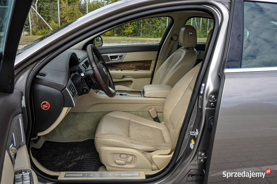 Jaguar XF 30d 275 2010 r Automat Skóry