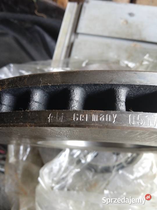 Tarcze przednie Opel nowe osobowe