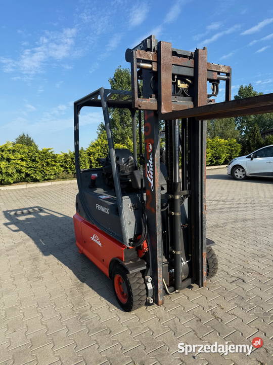 wózek widłowy elektryczny LINDE E1602 przesuw elektryczny