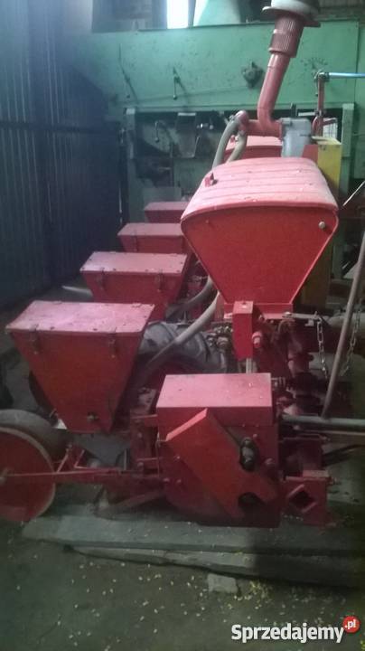 Siewnik do kukurydzy Becker Sobieszczany