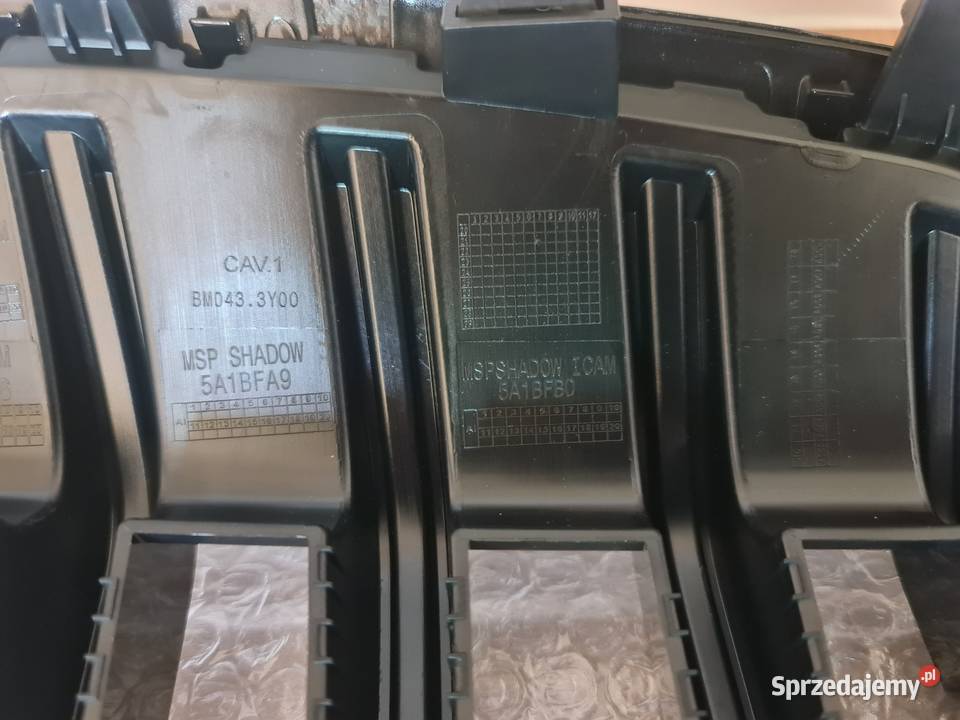Atrapa grill nerki chłodnicy carbon do BMW serii osobowe