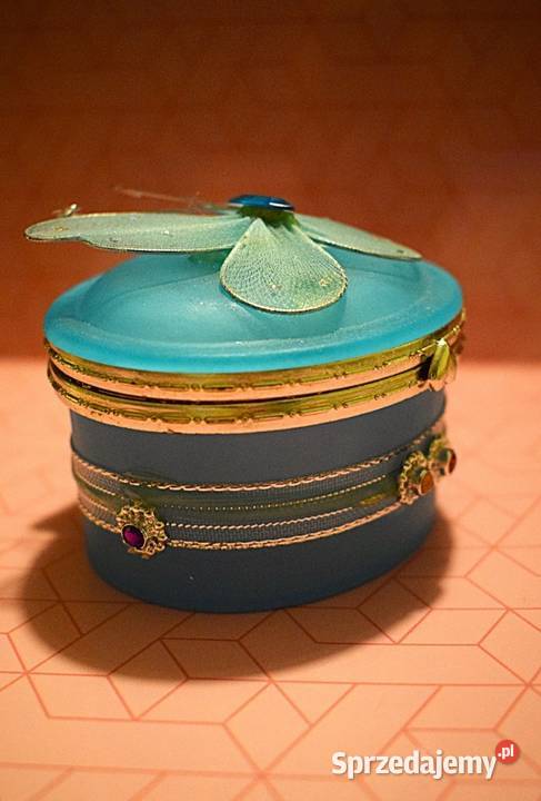 Szkatułka na biżuterię z masywnego szkła w Pozostałe Chełmno