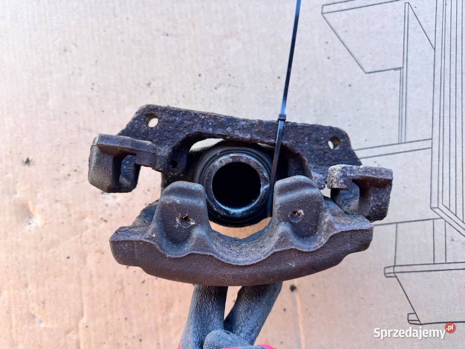 Zacisk hamulcowy Prawy Renault Captur I 1319 Rok produkcji 2014 Zaciski i jarzma Brzesko