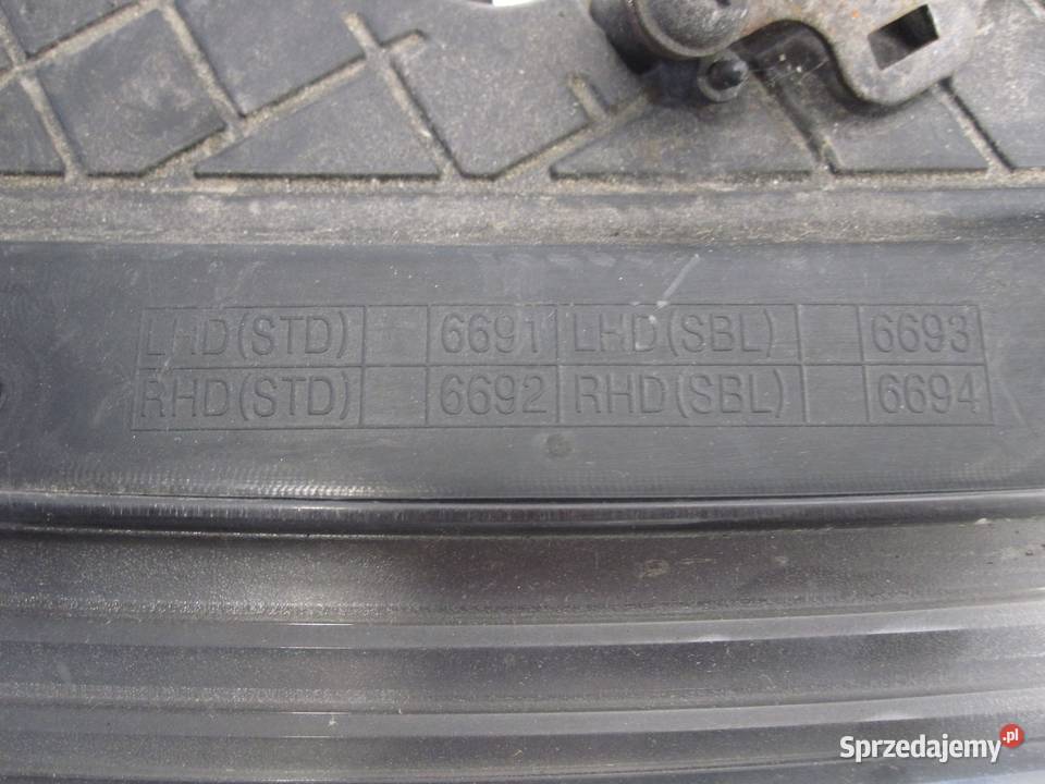 HYUNDAI I30 II 13r lampa lewa przód ANGLIK osobowe świętokrzyskie