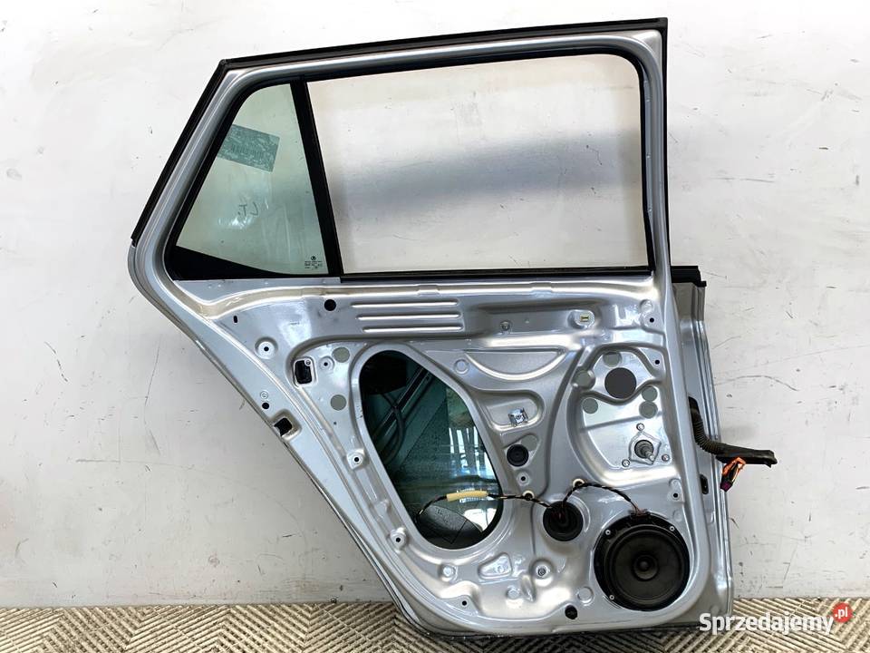 DRZWI LEWY TYŁ LA7W SKODA FABIA III Hatchback osobowe