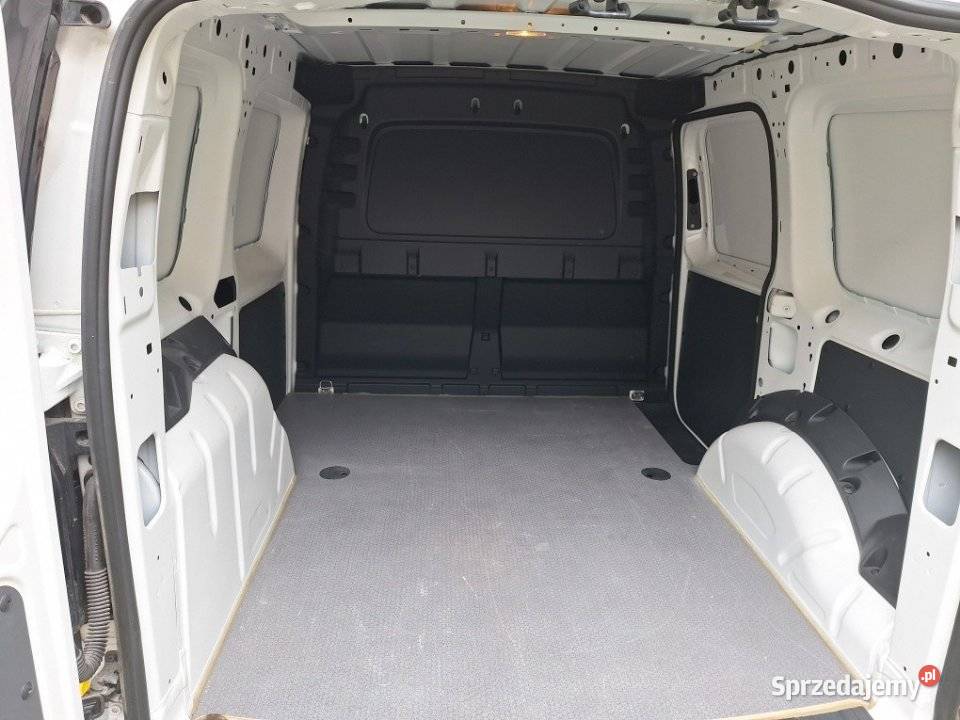 VW Caddy 20 TDI 102 2022r Nowy model Zadbany Rok produkcji 2022 Volkswagen Łódź sprzedam