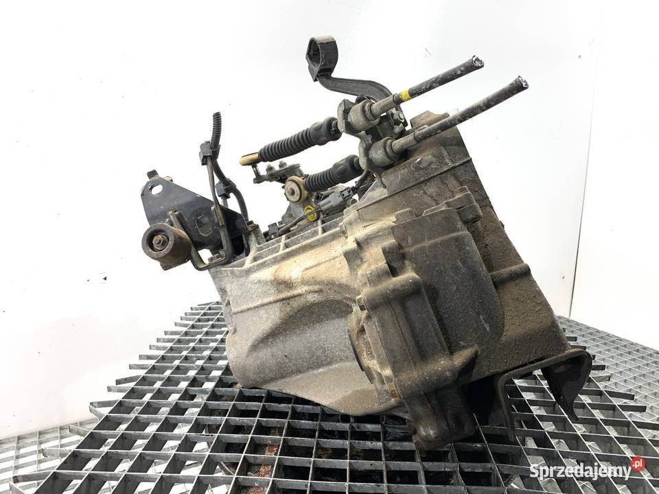 SKRZYNIA BIEGÓW TOYOTA YARIS II 13 87 0514