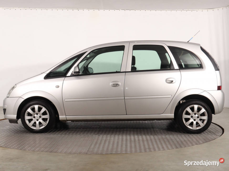Opel Meriva 16 światła przeciwmgielne